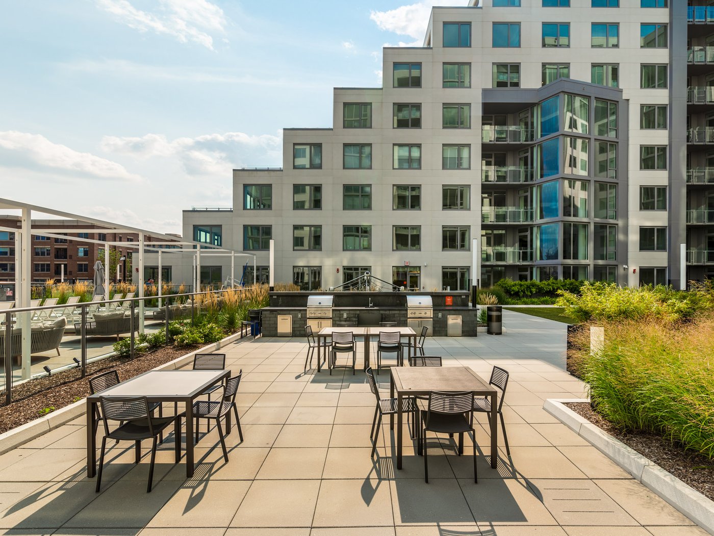9 On The Hudson Condominium